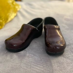 Size 38 red patent leather Dansko clogs
